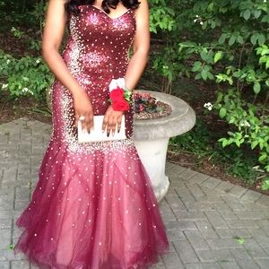 Prom dress burgundy and sliver studs